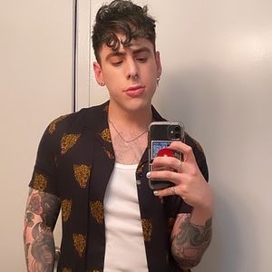 Meet your Posher, Adrian